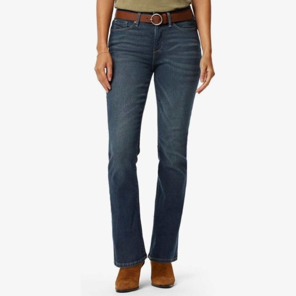 NWT Levi Strauss Shaping Bootcut Mid-rise Jeans